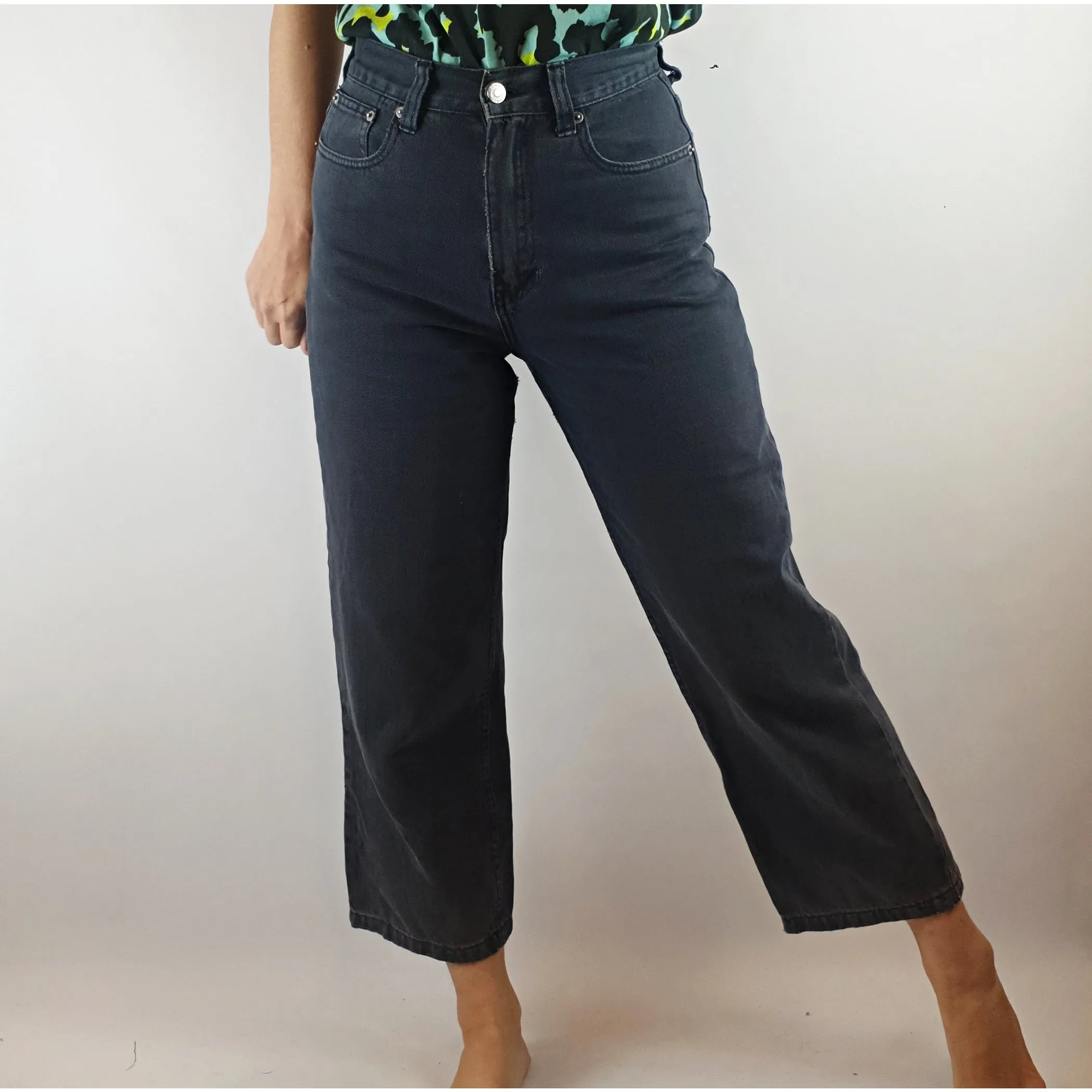 Alpha 60 pre-owned black denim straight leg jeans size 26 (best fits size 8)