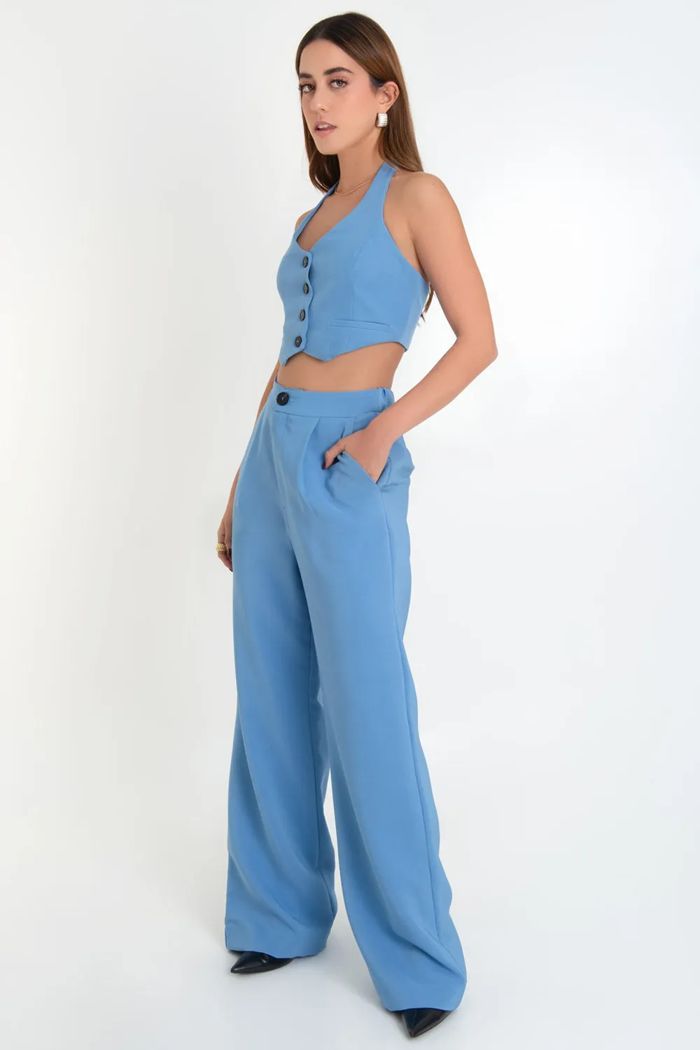 Chaleco corto cuello halter con escote espalda