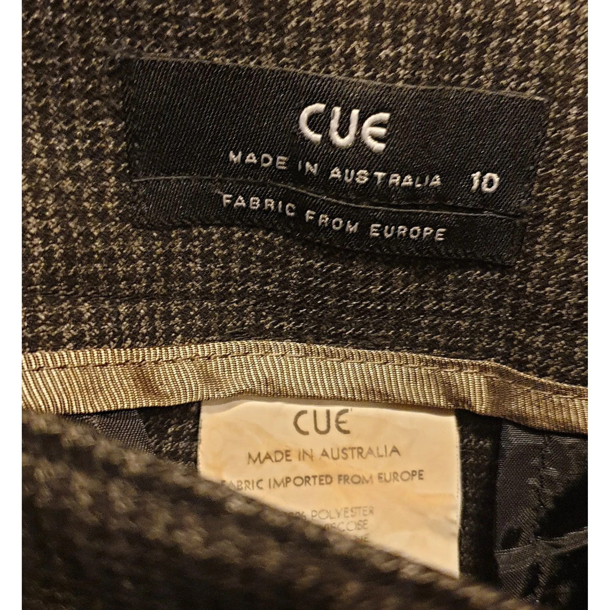 Cue black and grey small houndstooth print pants size 10