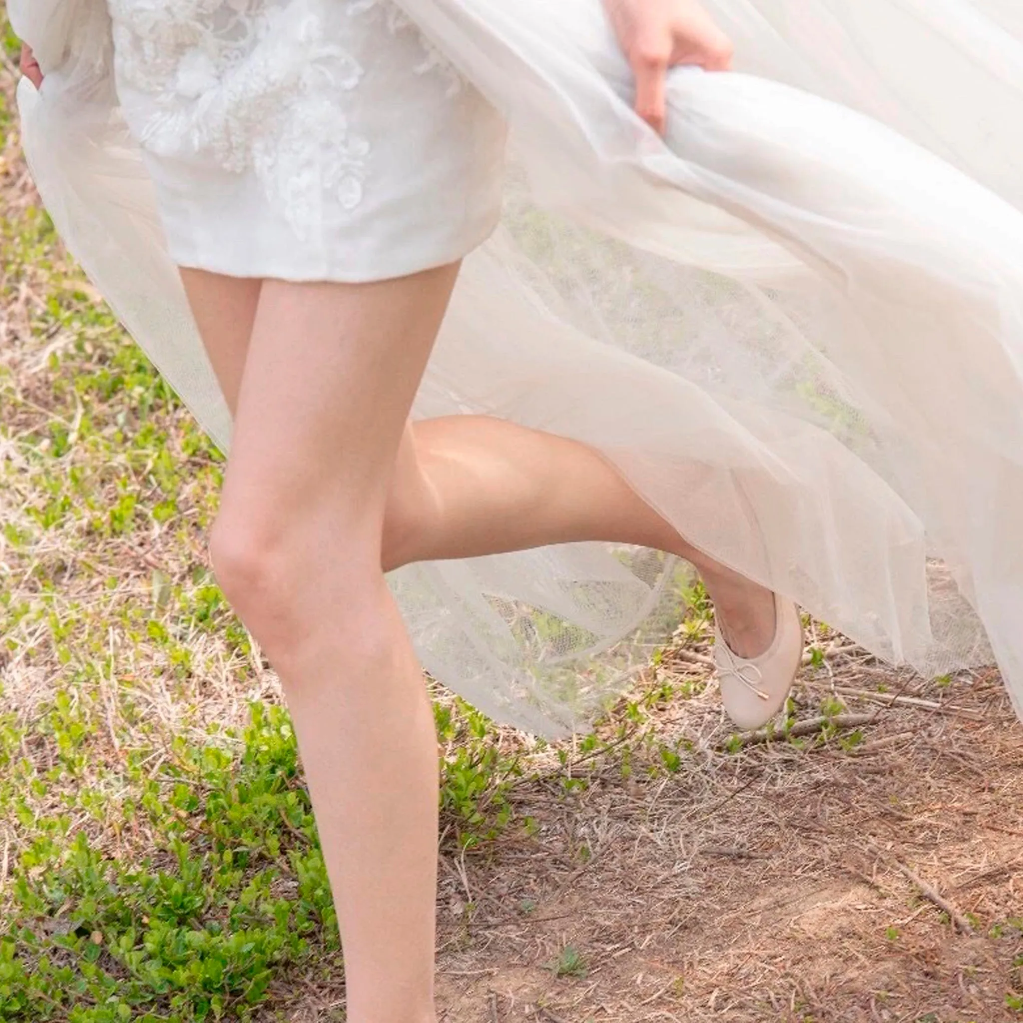 Elegant A-line Fitted Short Wedding Dresses with Overskirt