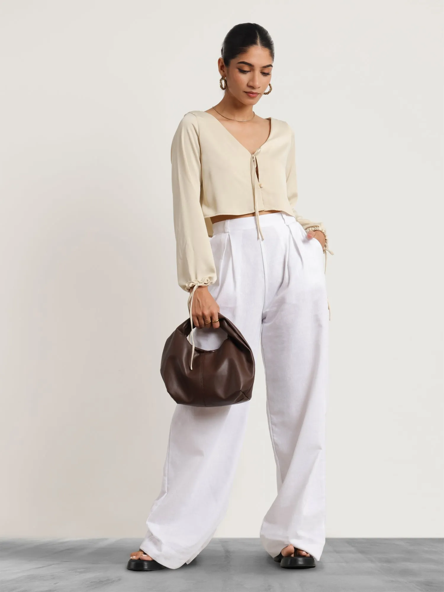 Front Tie Up Detailed Balloon Sleeved Top