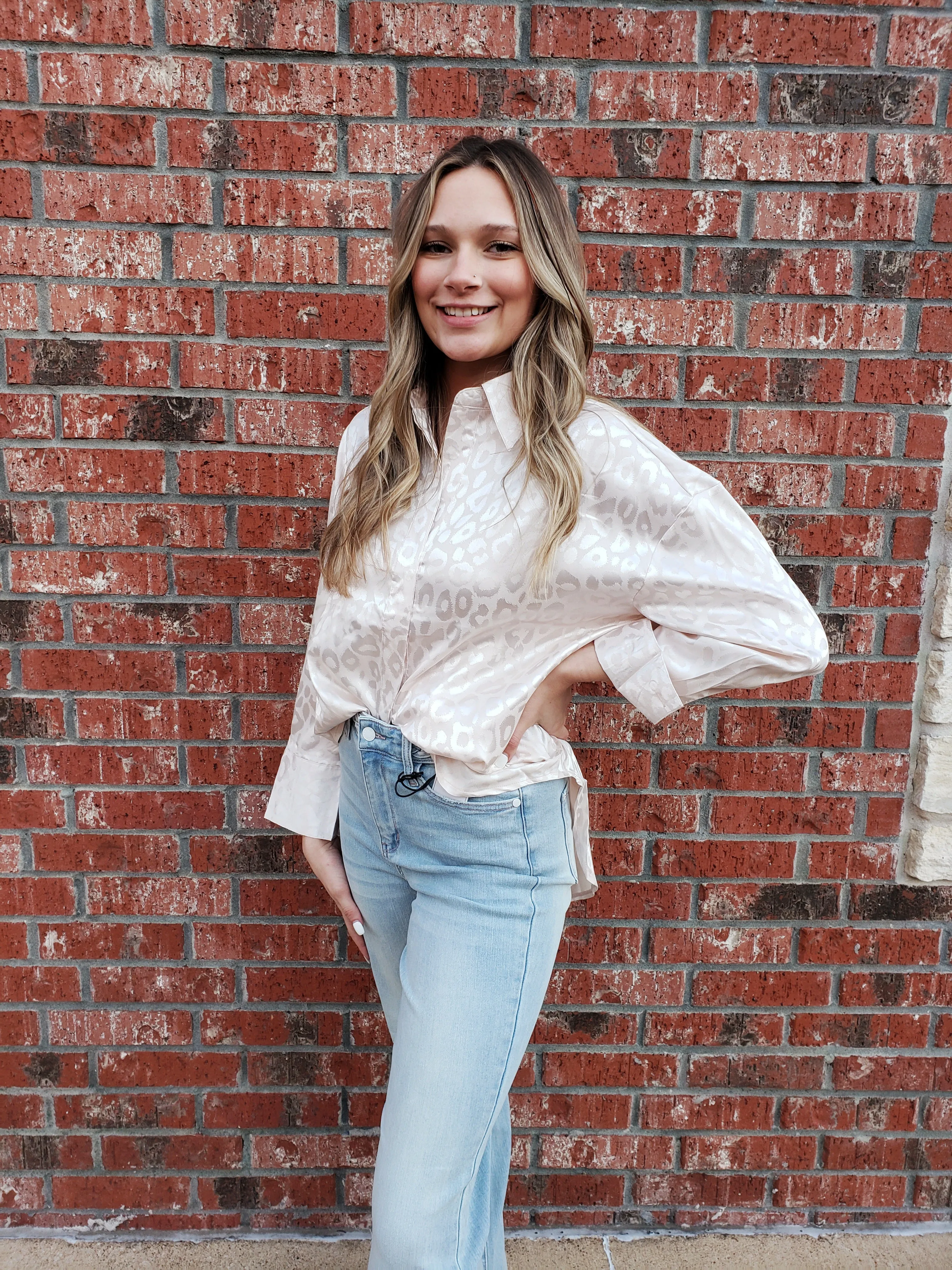 Leo Button Up Top: Champagne