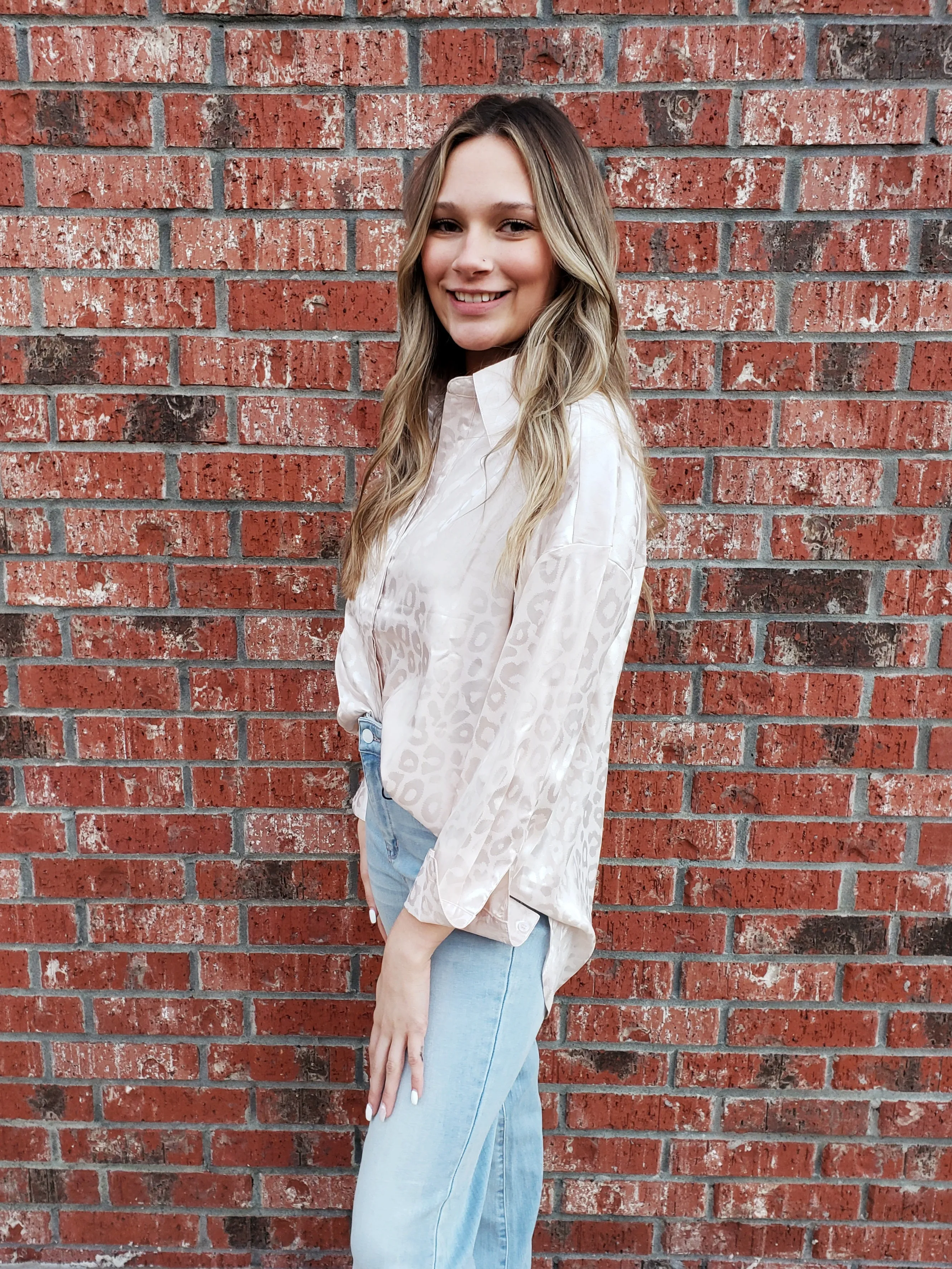 Leo Button Up Top: Champagne