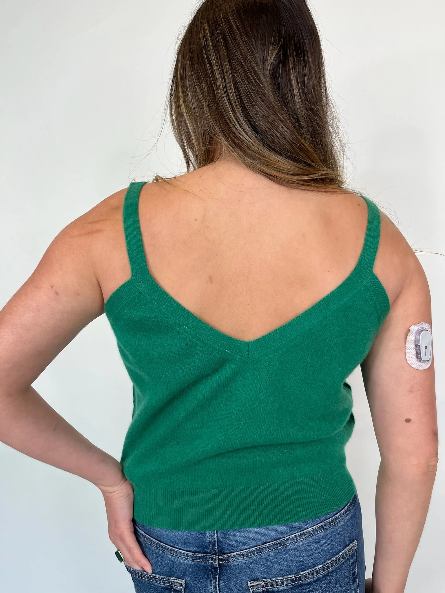 Rose and Crown V-Neck Tank Kelly Green