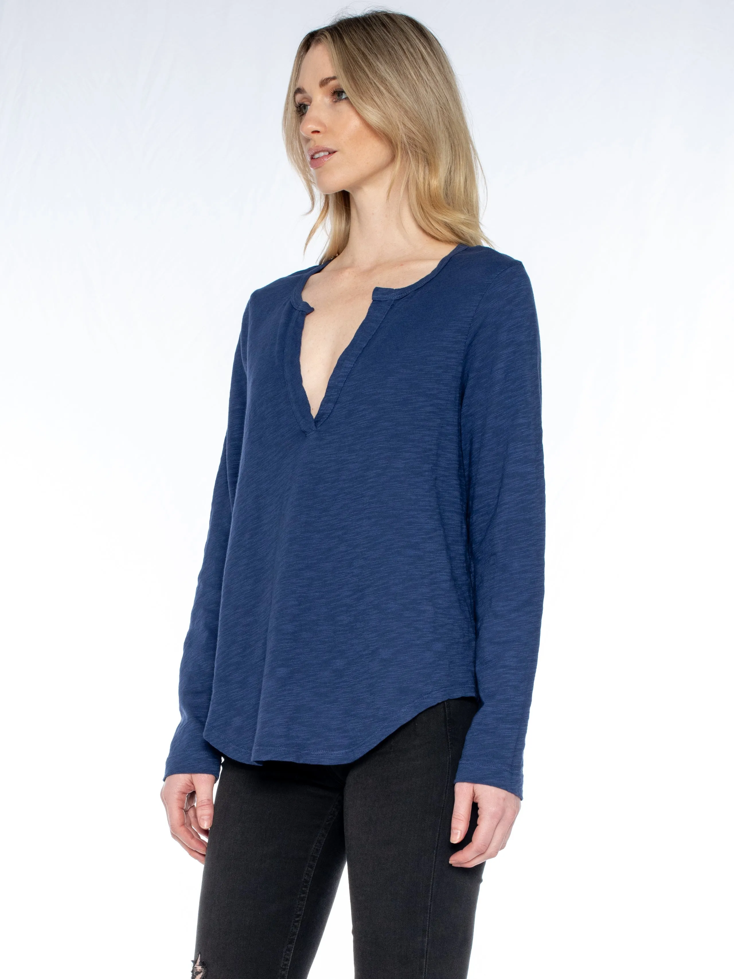 Split Neck L/S Shirttail Tee