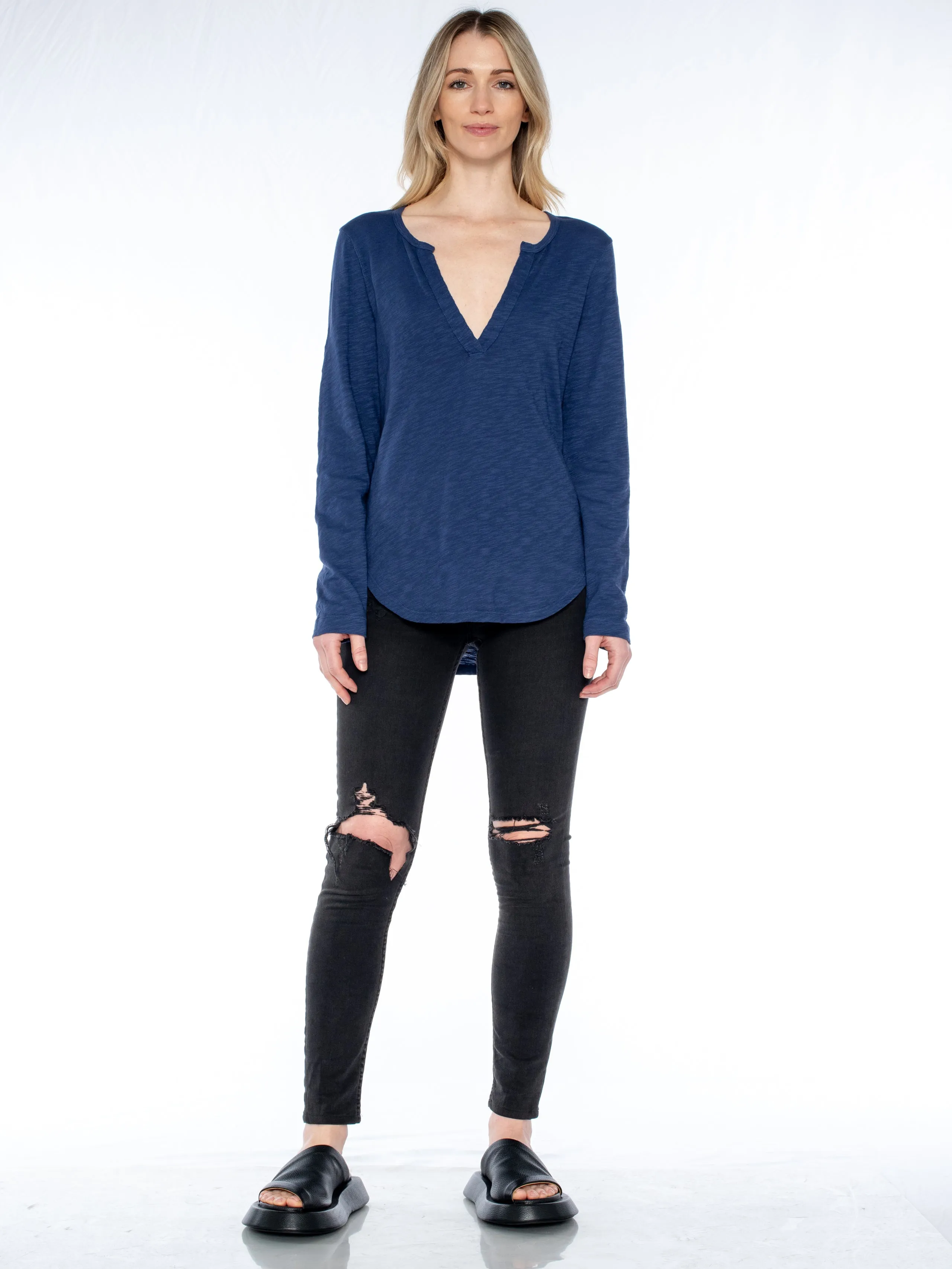 Split Neck L/S Shirttail Tee