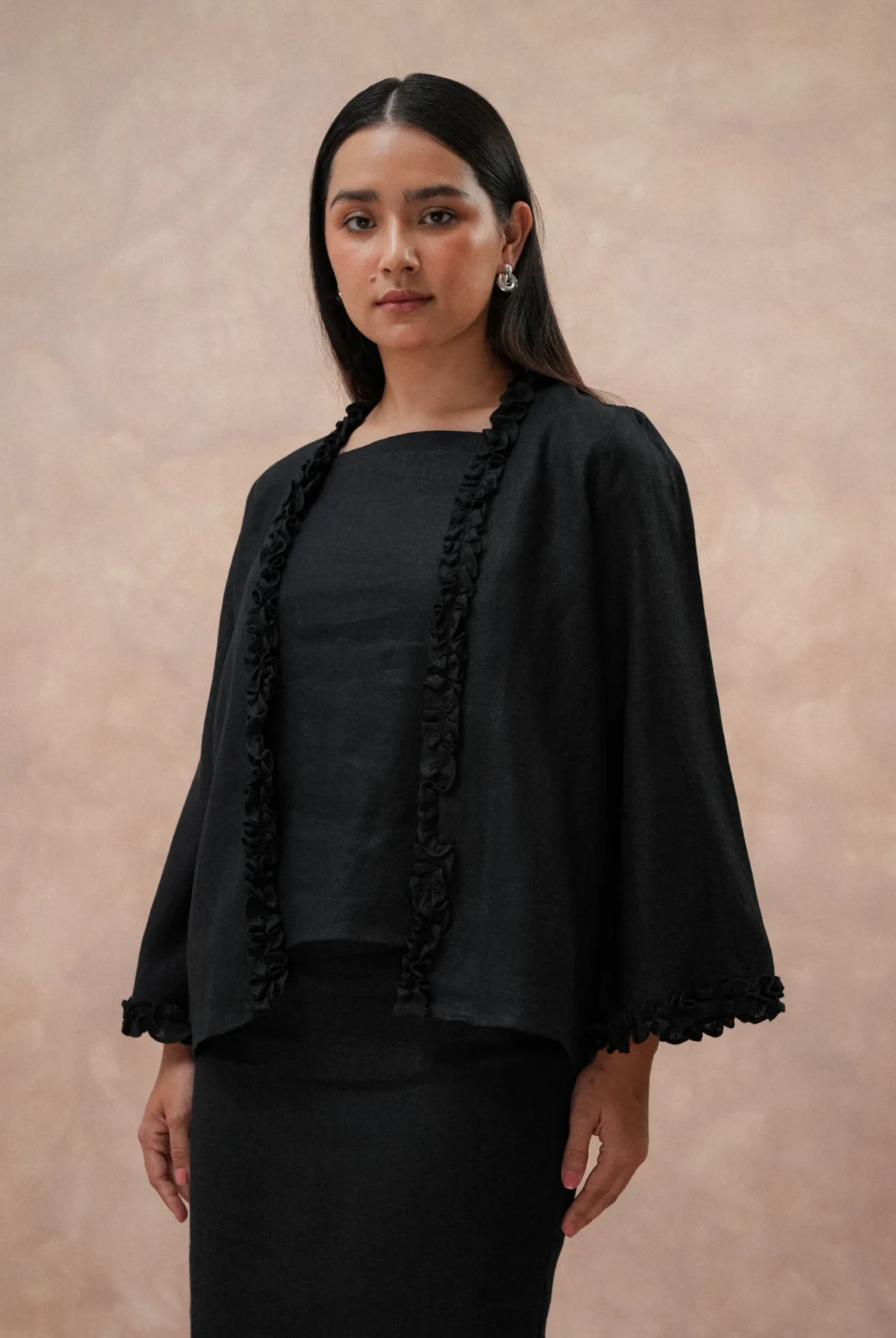 The Classic Pleated Linen Skirt in Ebony