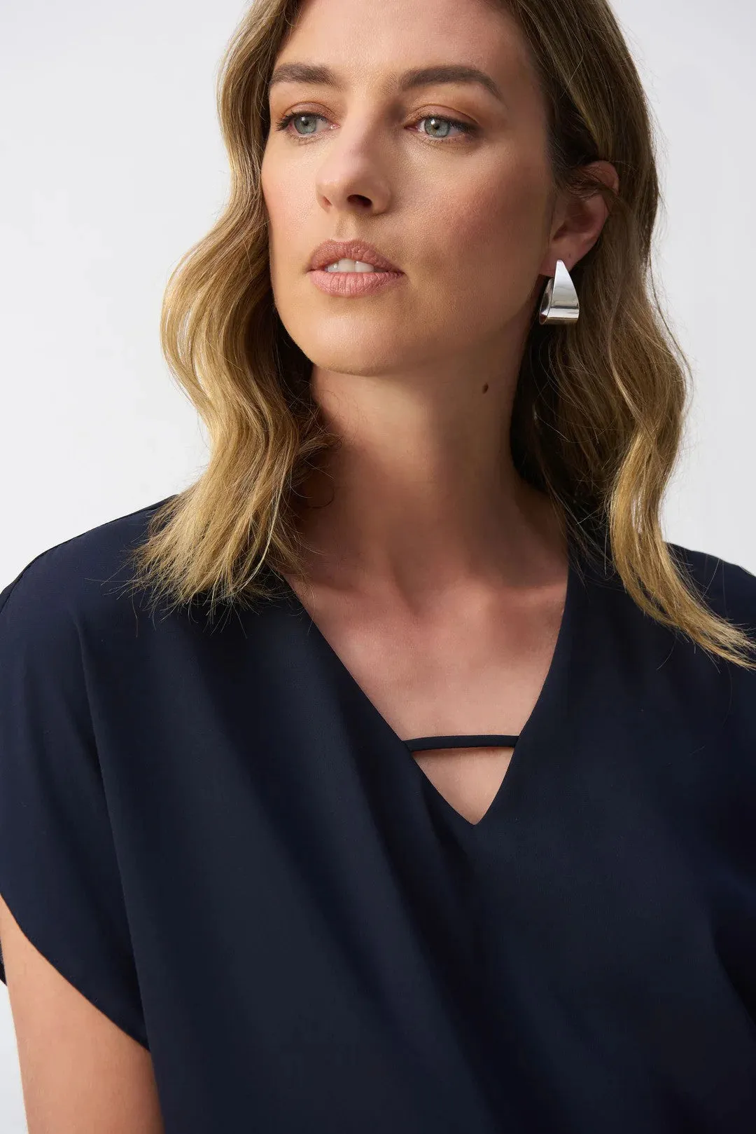 V-neck Asymmetrical Pullover Style 251151