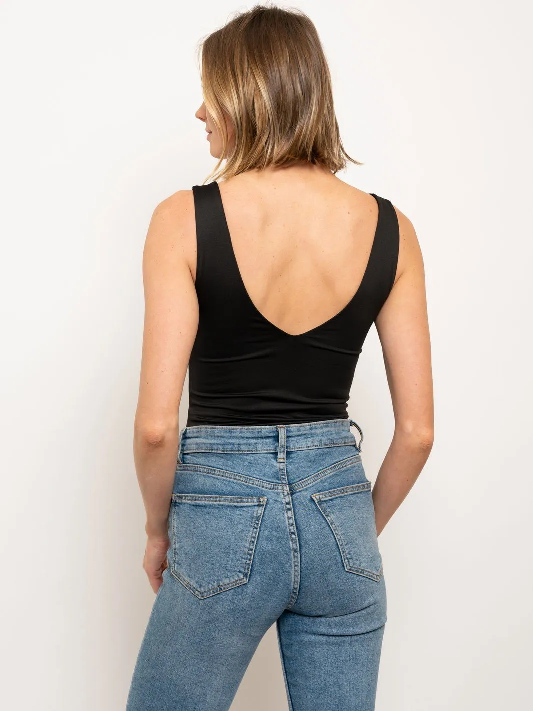 WOMEN'S KNIT SILKY V-NECK BODYSUIT