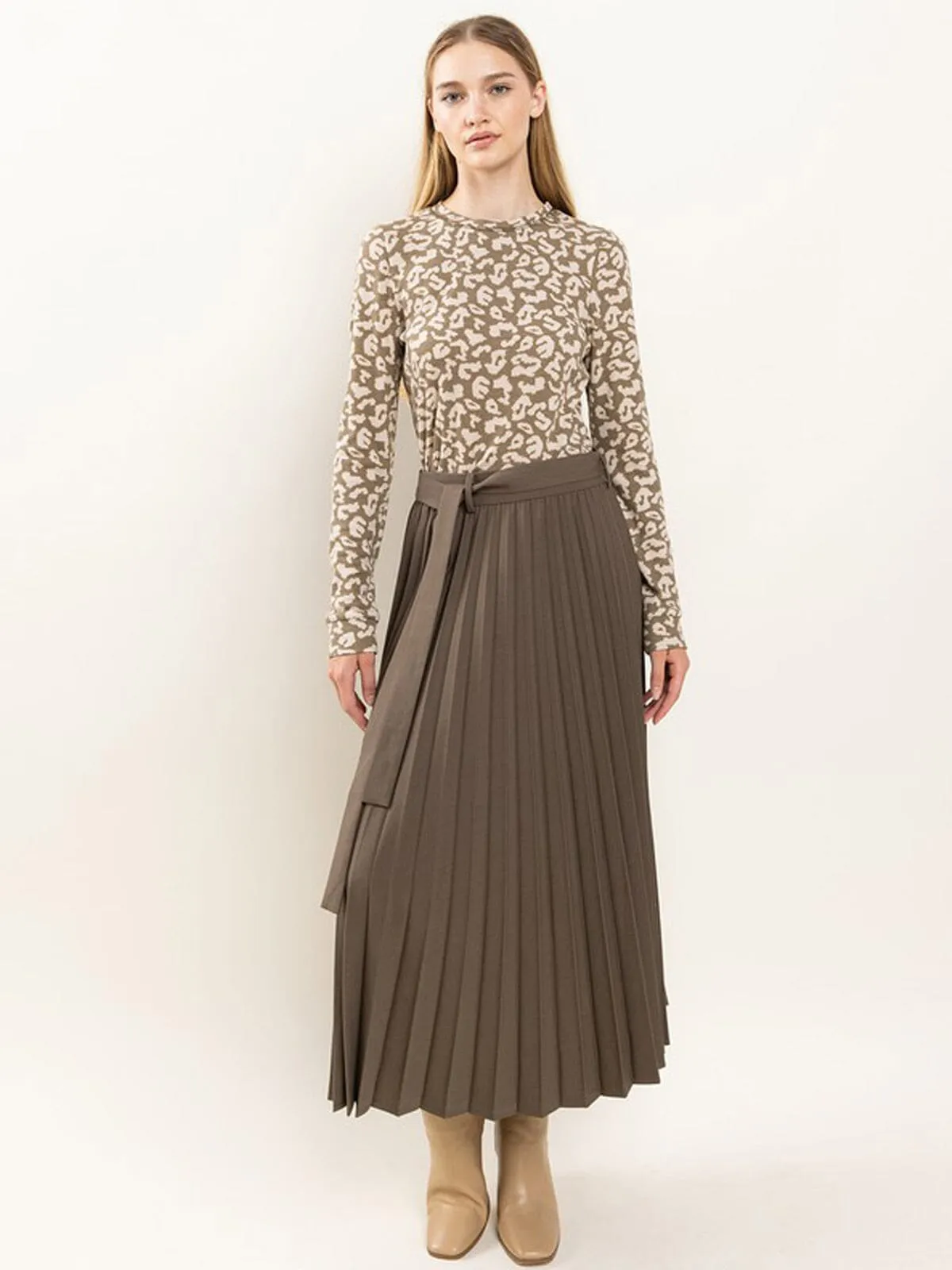 WOMEN'S ZIP UP SELF TIE PLEATED MAXI SKIRT